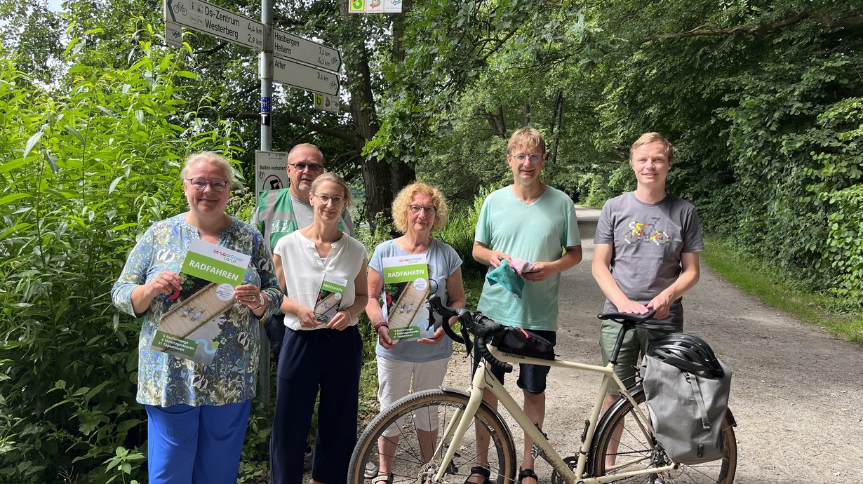 Die Radroutenpaten kümmern sich ehrenamtlich gemeinsam mit der Tourismusgesellschaft Osnabrücker Land mbH um die über 50 Fahrradrouten im Osnabrücker Land. v.l.n.r.: Petra Rosenbach (TOL), Gerd Bode, Heike Albers (TOL), Elisabeth Grünbergs, Oliver Gervelmeyer, Tim Trentmann (TOL)