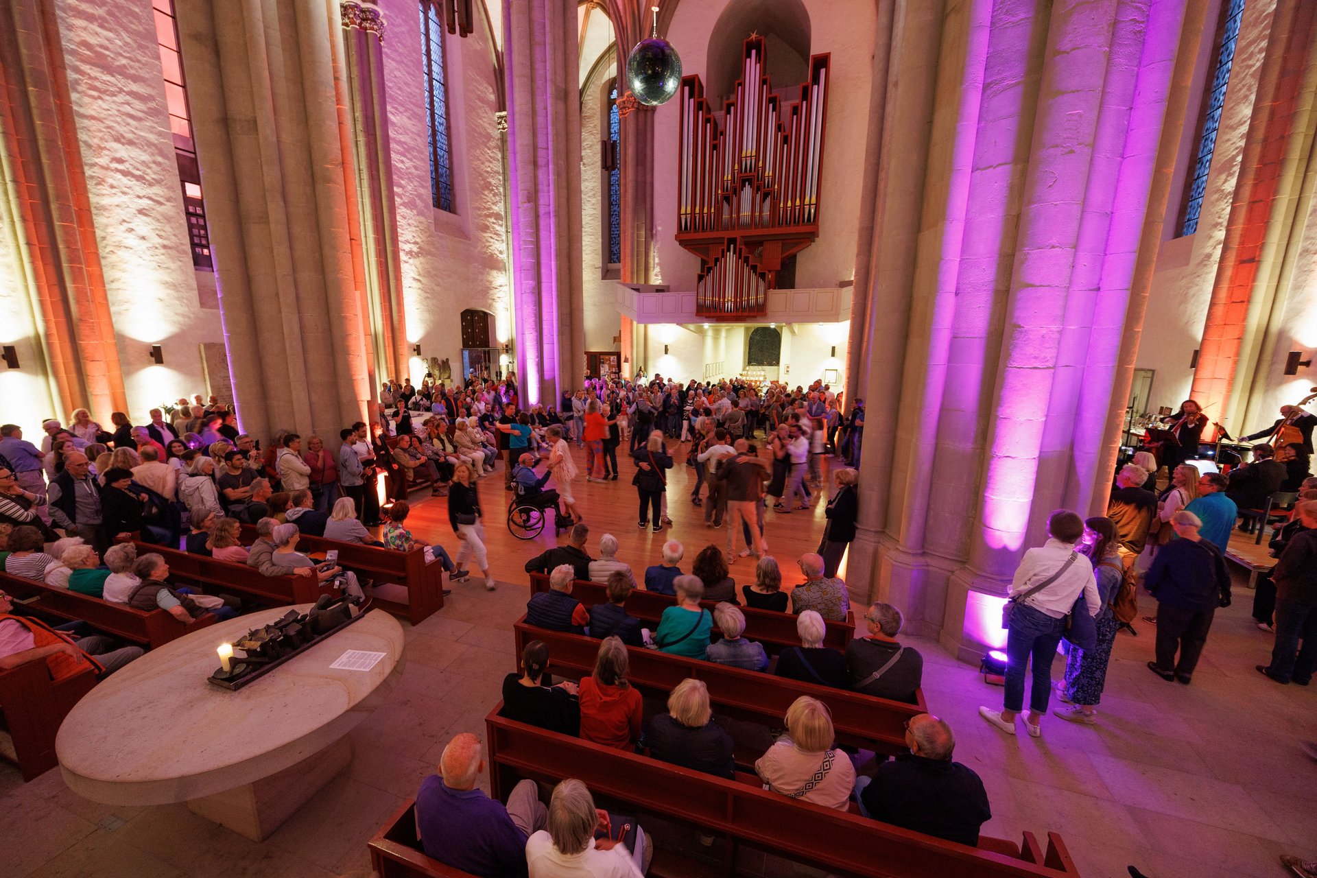 Die Kirchengemeinde St. Marien lädt zum Tanzen ein.