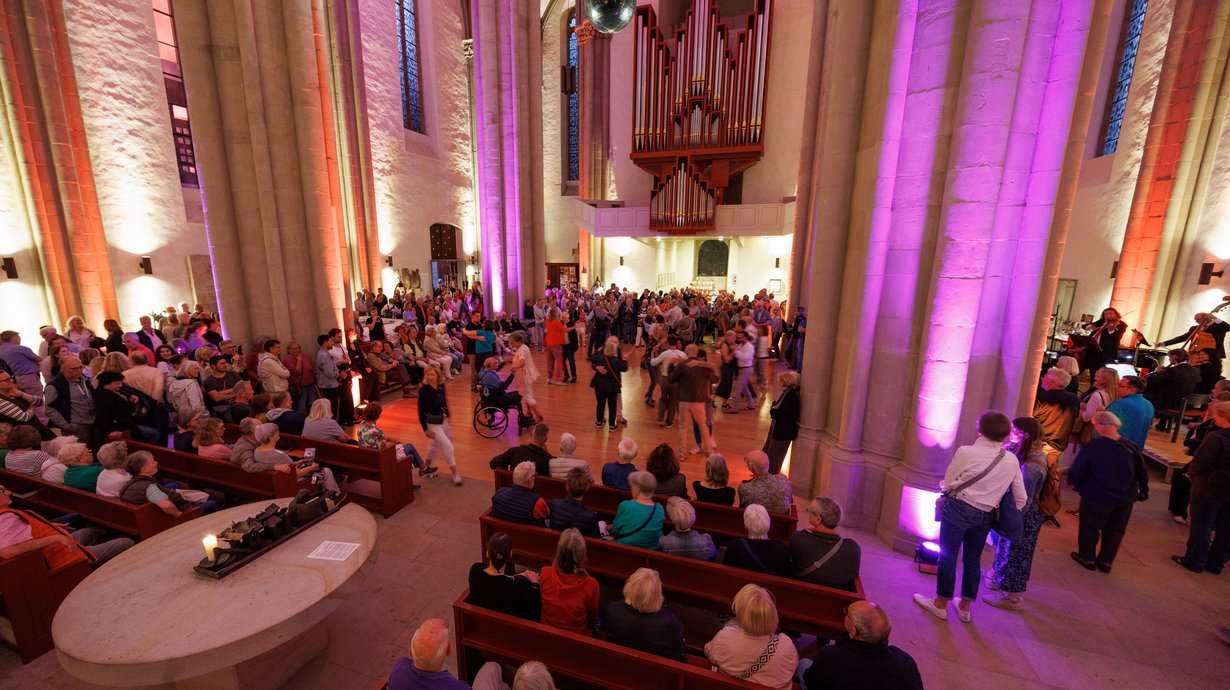 Die Kirchengemeinde St. Marien lädt zum Tanzen ein.