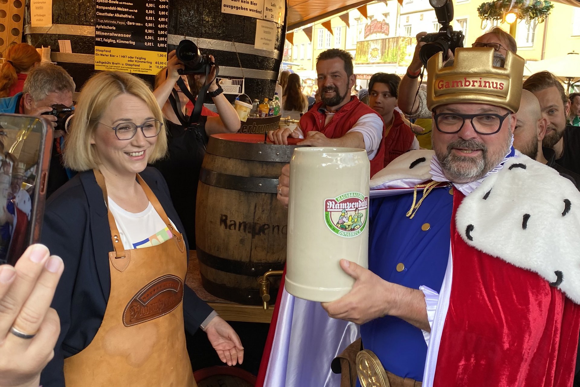 Opening van de Mei-week met burgemeester Katharina Pötter en de bierkoning